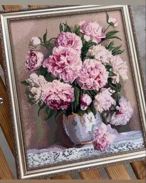 Півонії у вазі